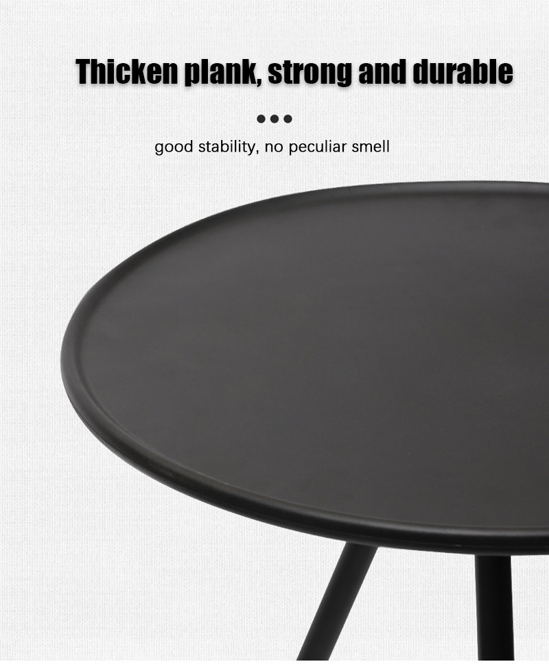 작은 원형 테이블